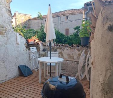 Saint-Andre-de-Rosans Apartment | Appartement avec terrasse sur rue piétonne