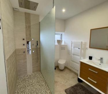 Saint-Germain-du-Bois Apartment | Appartement calme et chaleureux