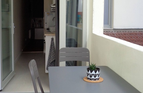 Lons-le-Saunier Apartment | Appartement Hestia FI bis Avec Terrasse, Hyper Centre Mais au Calme