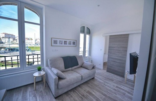 Besancon Apartment | Appartement Les Suites Du Parc - Studio Courbet
