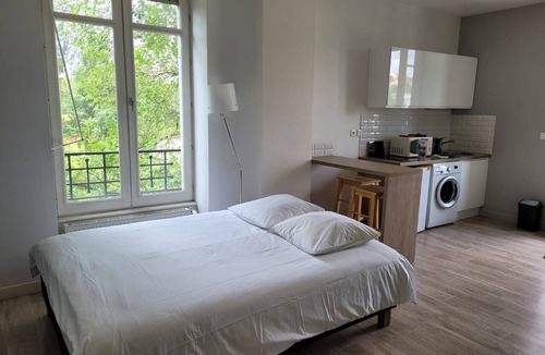 Besancon Apartment | Appartement Les Suites Du Parc - Studio Lumière