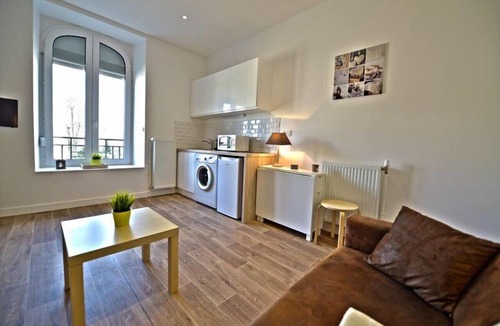 Besancon Apartment | Appartement Les Suites Du Parc -Studio Victor Hugo