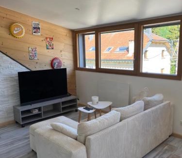 Pontarlier Apartment | Appartement lumineux - Parking privé - Arrivée autonome - Proche Suisse