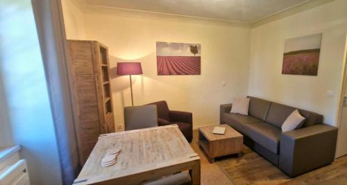 Ferrassieres Apartment | Appartement Mélisse au Château Ferrassières