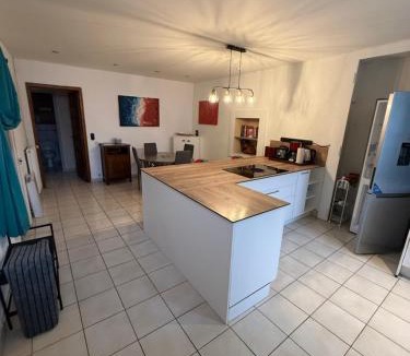 Saint-Claude Apartment | Appartement moderne avec jardin, quartier calme