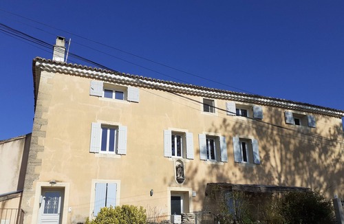 Venasque Apartment | APPARTEMENT ON THE 2ND FLOOR IN A FARMHOUSE 19TH CENTURY:TERRACE :GROUND FLOOR
