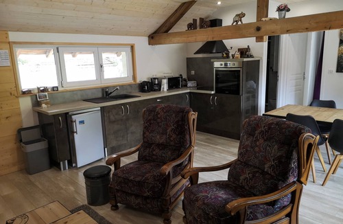 Salins-les-Bains House | Appartement Pour 2 Personnes Dans Propriété Calme