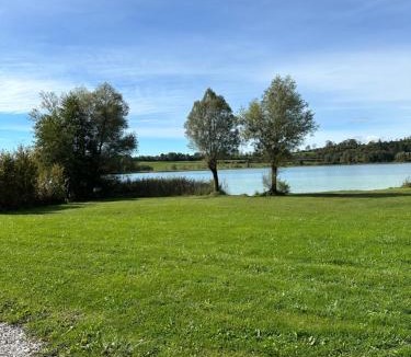 Clairvaux-les-Lacs Apartment | Appartement près du lac
