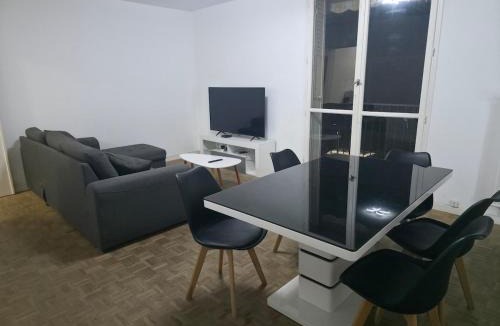 Pierrelatte Apartment | Appartement proche centre ville Free Parking