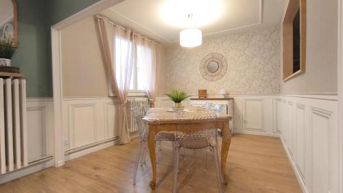 Pontarlier Apartment | Appartement T3, 3 étoiles cosy avec garage privatif