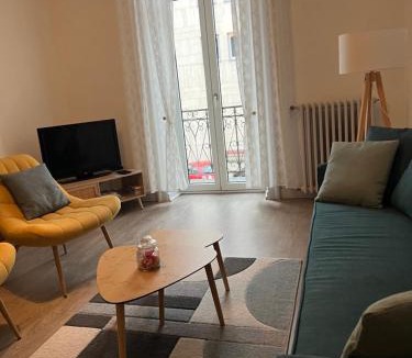 Lons-le-Saunier Apartment | Appartement T4 70m2 - meublé - centre ville - proche Thermes