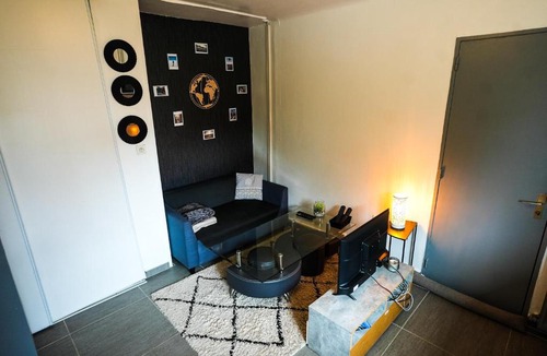 Saint-Jean-Baptiste Apartment | Appartement Temis et Centre ville avec Parking-wifi