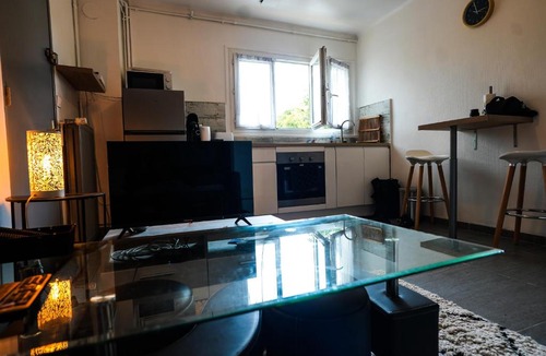 Saint-Jean-Baptiste Apartment | Appartement Temis et Centre ville avec Parking-wifi