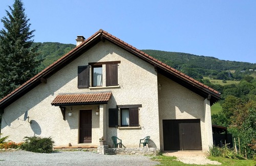 Saint-Jean-de-Vaulx Ski Chalet | Appealing Chalet in St Jean de Vaux with Roofed Terrace