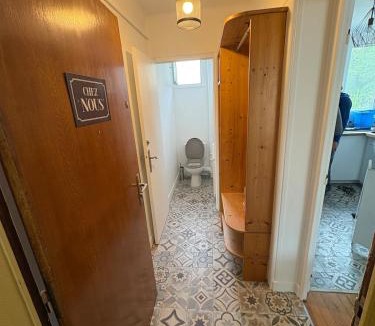 Saint-Jean-Baptiste Apartment | Apt 56m2, 2chambres,salon, parking, 5 mns C ville