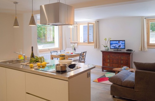 Les Bossons Apartment | Apt La Creusettaz near Chamonix w/garden & parking, Chamonix, France