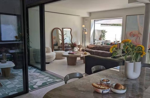 Montreuil Villa | Architect-designed Provencal house between Paris and Disney