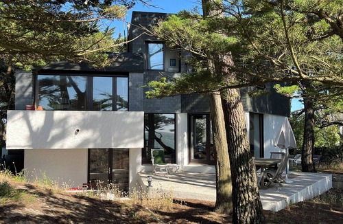 Mesquer Villa | Architect's house in front of the ocean, right on the beach.