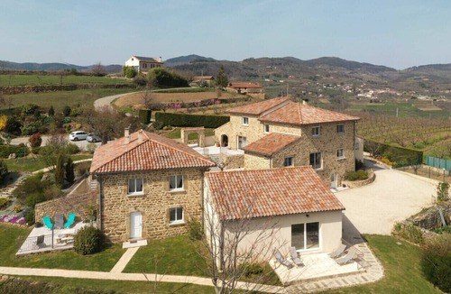 Empurany House | Ardèche, Gîtes, Tout Confort, Piscine Intérieure, Rivière, Cadre Exceptionnel