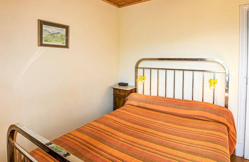 Le Poet-Celard House | Are you ready to spend your vacation in an authentic and rustic cottage and private garden with view