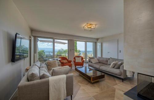 Anthy-sur-Leman Apartment | Art Apartment On Lake Geneva