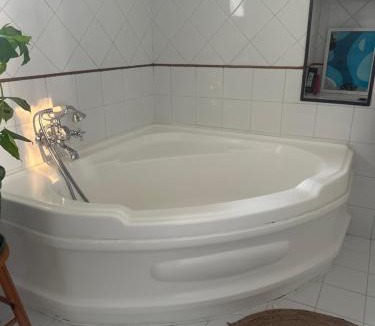 Loriol-du-Comtat Apartment | Art Appartement Kristina 80m2