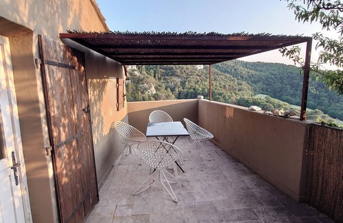 La Roque-Alric House | Artist's house in Provence