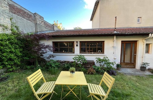 Nogent-sur-Marne Apartment | Artist’s Studio retreat close to the heart of Paris