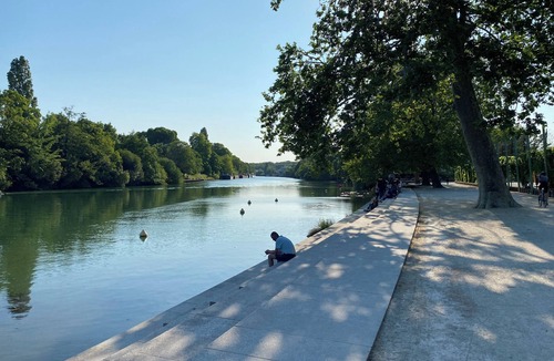 Nogent-sur-Marne Apartment | Artist’s Studio retreat close to the heart of Paris