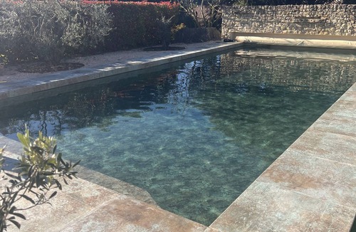 Bedoin House | At the foot of Mont Ventoux, a beautiful, air-conditioned house in a quiet setting with a pool and spa