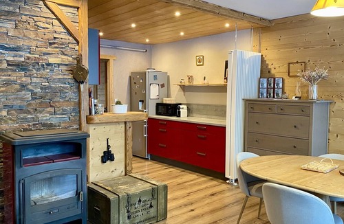 Premanon Apartment | At the foot of the slopes balcony with view and wood-burning stove