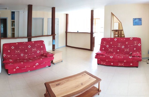 Albepierre-Bredons Apartment | At the heart of the hiking trails