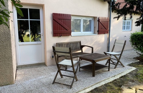 Saint-Bonnet-en-Bresse House | Attractive 2-star gîte in a quiet location.