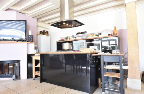 Chaintre House | Attractive Mansion in Vinzelles with Swimming Pool