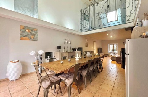 Bourdons-sur-Rognon House | Atypical enitre house with character, large volumes, tastefully decorated