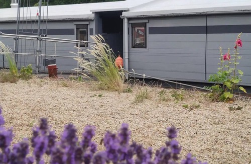Juvisy-sur-Orge Boat Rental | Atypical houseboat - 13 min from Paris - Private loft