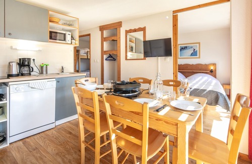 Chamrousse Apartment | Au Bon Air - Appt au pied des pistes