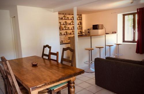 Pesmes Apartment | Au bord de l eau