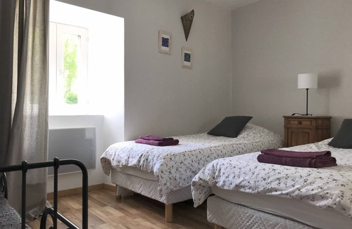 Albon-d'Ardeche House | Au Cœur des Monts D'ardèche ! Nature, Rando et Baignade, Idéal Pour les Familles