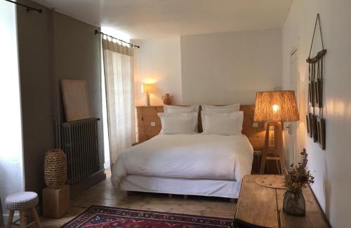 Saint-Chely-d'Aubrac House | Au Comptoir d'Aubrac - Maison d'Hôtes à Aubrac