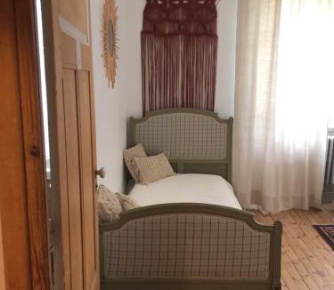 Saint-Chely-d'Aubrac House | Au Comptoir d'Aubrac - Maison d'Hôtes à Aubrac