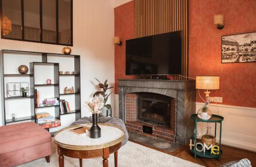 Paroisse Notre-Dame Apartment | Au Formi'Dole, terrasse avec vue canal