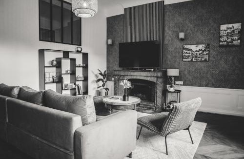 Paroisse Notre-Dame Apartment | Au Formi'Dole, terrasse avec vue canal