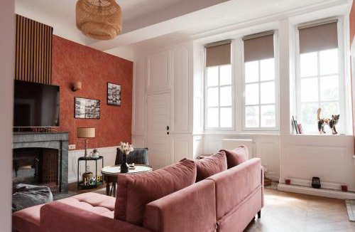 Paroisse Notre-Dame Apartment | Au Formi'Dole, terrasse avec vue canal