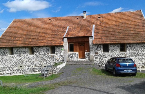 Champagnac Apartment | Au Portes des Volcans D'auvergne, de la Rivière Dordogne et de ses Barrages