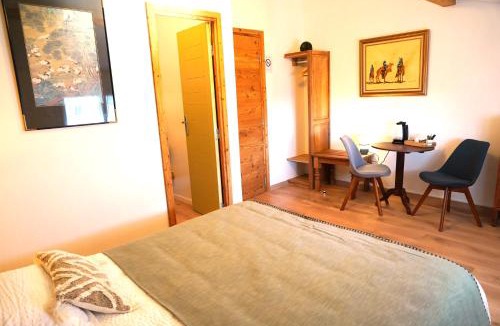 Grignon Bed & Breakfast | Au Ptit bonheur avec parking motos et vélos et petit déjeuner inclus
