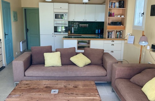Mazan House | Auberge de Mazan: outstanding country house, private pool & gardens among vines