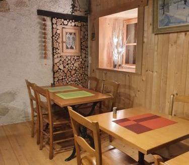 Chatelblanc Cabin | Auberge Les Enguenelles Lodges