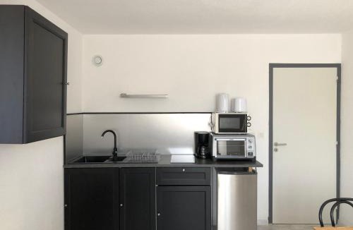 Meyras House | Auberge Les Grillons