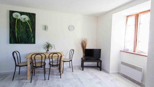 Meyras House | Auberge Les Grillons